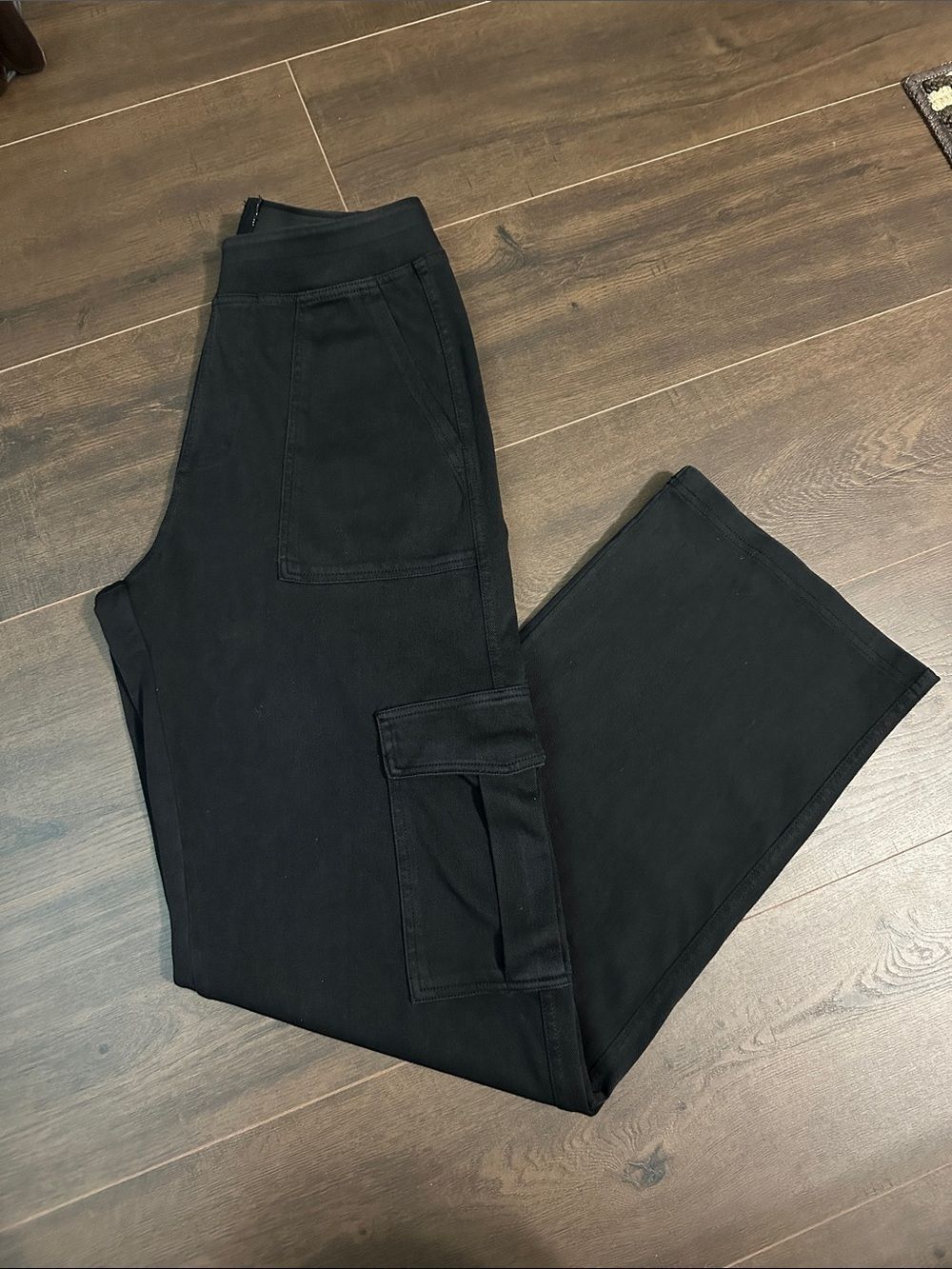 NWT Halara Flex Mid Rise Black Cargo Pockets Straight Leg Casual Jeans - Small - Picture 5 of 13